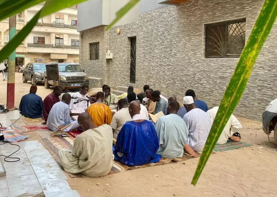 Membres du daara réunis pour le Dahira
